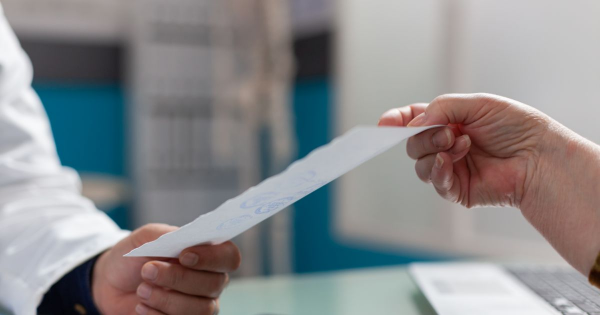 Modificari la concediul medical: ce pacienti primesc bani din prima zi de concediu. Legea merge la promulgare